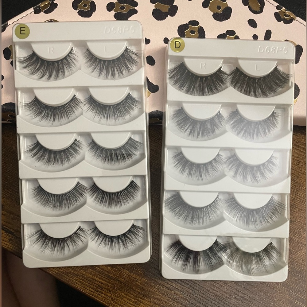 Fake eyelashes-NIB